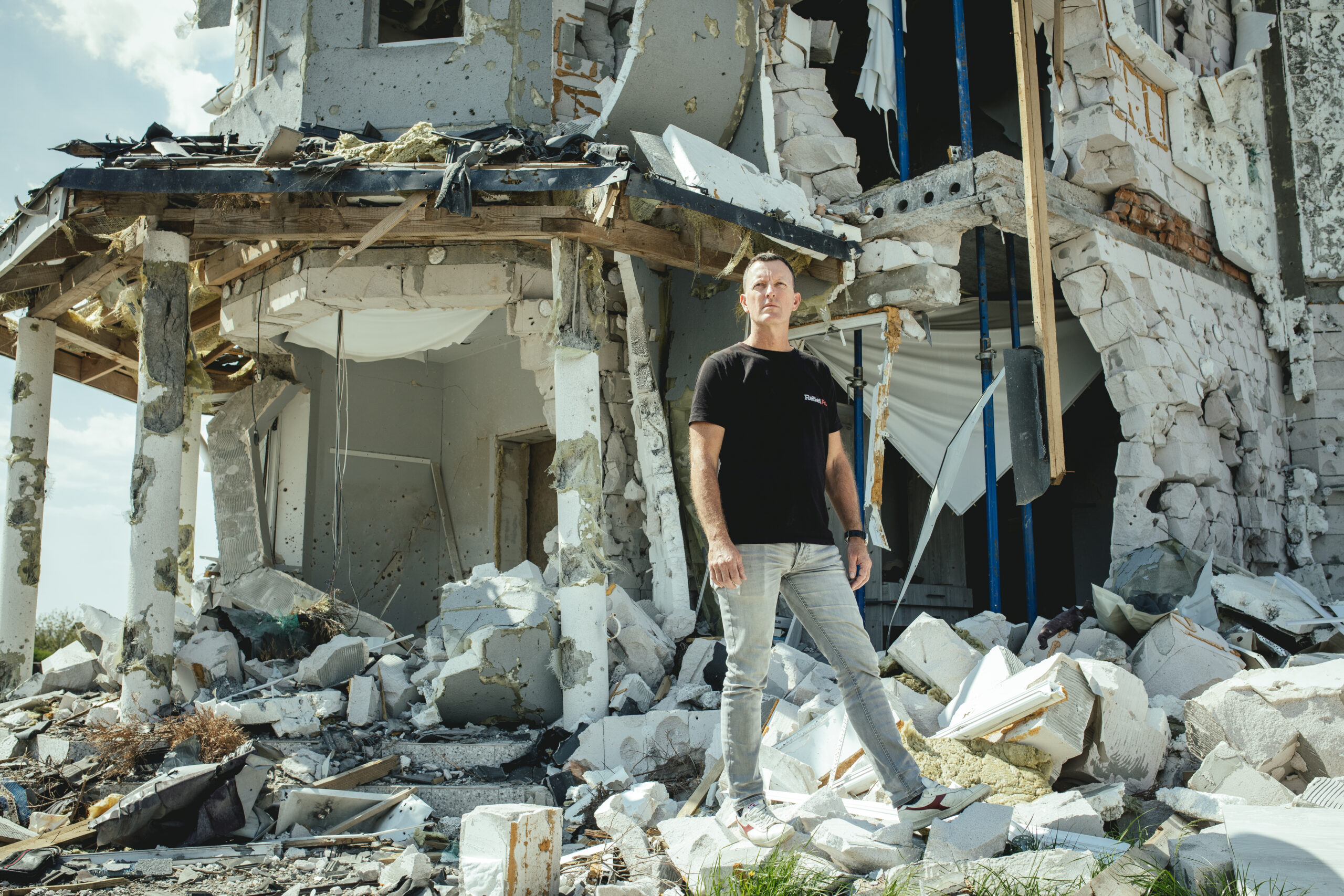 ReliefAid’s Mike Seawright: Hawke’s Bay man brings Kiwi aid to world’s most dangerous front lines